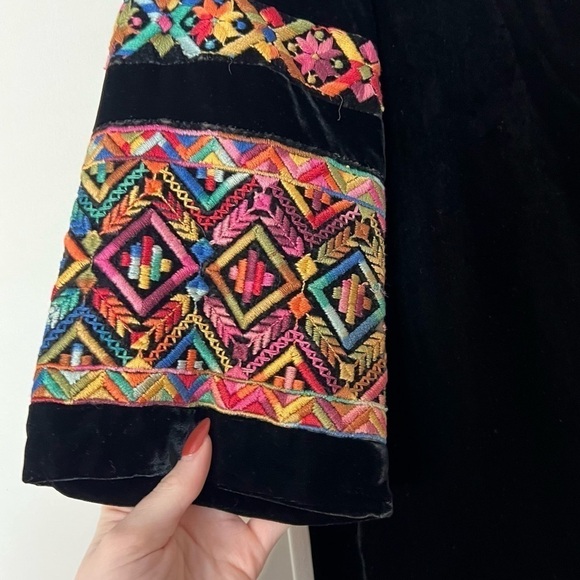 Giorgio Sant'Angelo 1970s Vintage Black Velvet Embroidered Dress - Picture 5 of 8